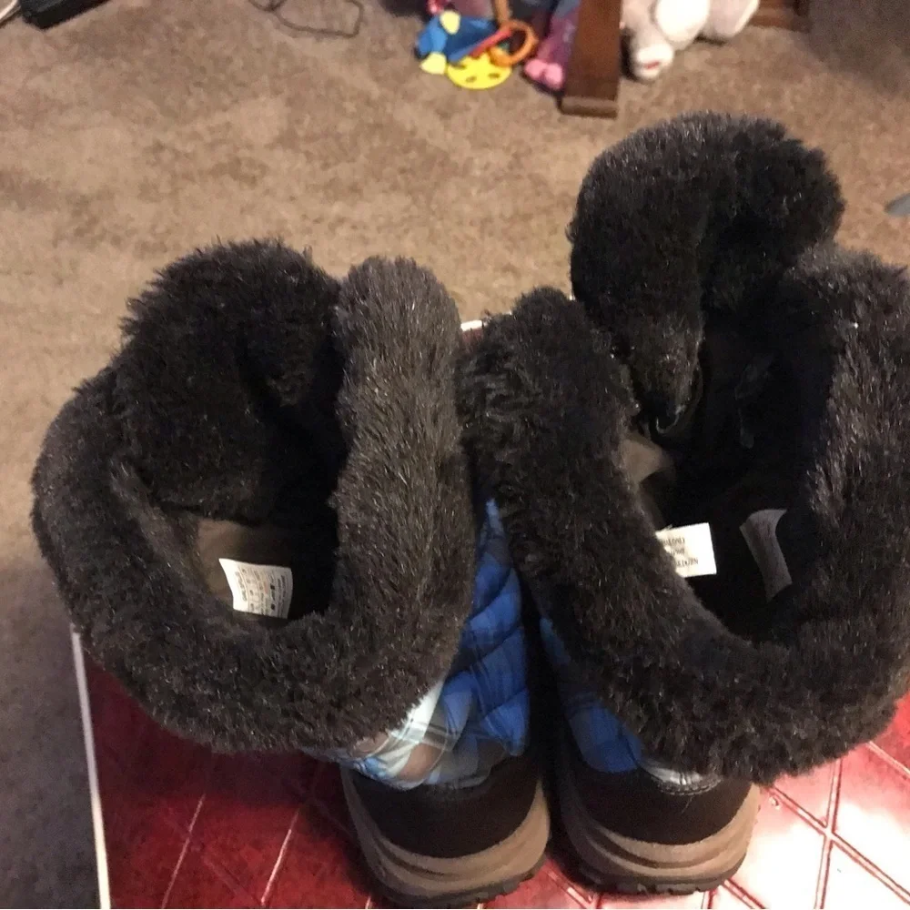 Youths The North Face Filles winter boots size 6 Excellent condition